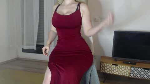 sweat_mia online show from December 2024 05:11:01 PM