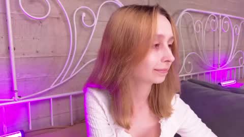 Snapshot of sweatee_fluff chatting on May 2026 04:36:02 PM RACHEL online show from May 2026 04:36:02 PM