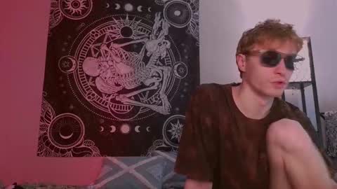 Snapshot of sweathome chatting on February 2026 04:43:01 PM sweaties3 online show from February 2026 04:43:01 PM