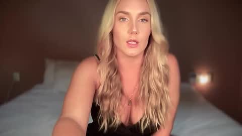 Snapshot of swedish_candii chatting on October 2025 02:45:02 AM Swedish Candii online show from October 2025 02:45:02 AM