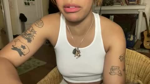 Snapshot of sweeetg1rl chatting on February 2026 01:24:02 AM june online show from February 2026 01:24:02 AM