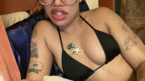 Snapshot of sweeetg1rl chatting on March 2026 01:01:01 AM june online show from March 2026 01:01:01 AM