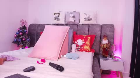 Debora  online show from December 2025 11:51:01 AM