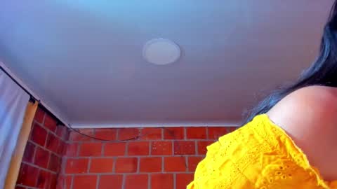 sweet and hot alaia online show from October 2025 05:51:02 AM