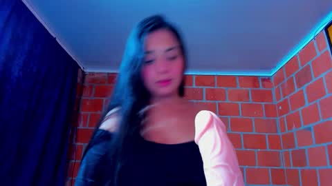 sweet and hot alaia online show from November 2025 04:45:02 AM