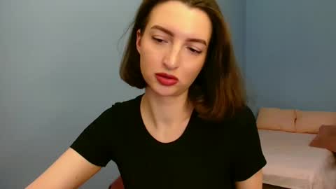 Snapshot of sweet_baby_miranda_ chatting on December 2024 12:27:01 AM Miranda online show from December 2024 12:27:01 AM