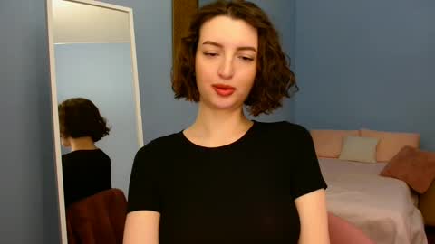 Snapshot of sweet_baby_miranda_ chatting on February 2025 12:46:01 AM Miranda online show from February 2025 12:46:01 AM