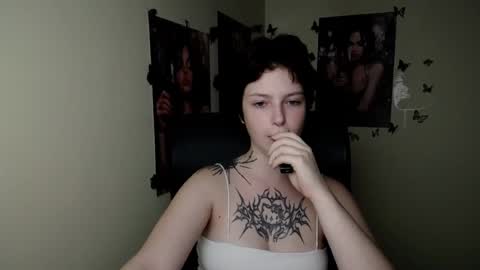 Snapshot of sweet_cherryg chatting on July 2026 06:15:01 AM Ivy online show from July 2026 06:15:01 AM