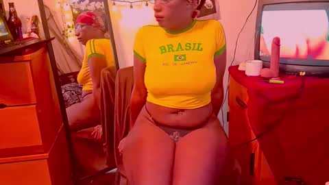 SweetDahlia online show from December 2025 08:35:01 PM