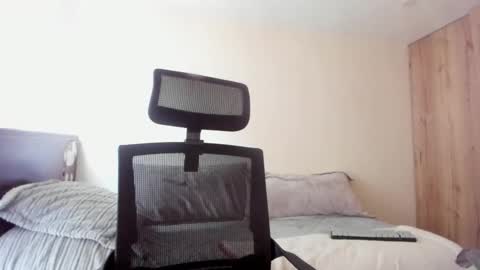 Kendra online show from December 2025 02:25:02 PM