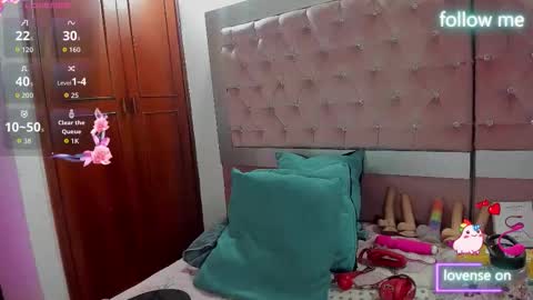  emmili  online show from January 2026 12:19:01 PM