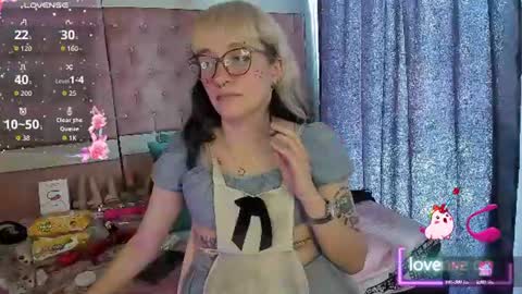 Snapshot of sweet_emmili chatting on June 2026 04:17:02 PM emmili online show from June 2026 04:17:02 PM