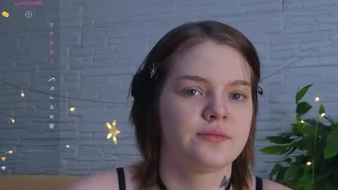 Snapshot of sweet_ferret chatting on May 2026 05:14:02 AM Amely online show from May 2026 05:14:02 AM