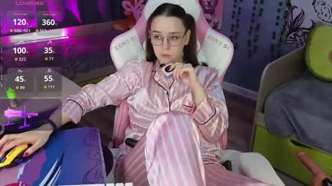 Alice online show from October 2025 02:56:01 AM