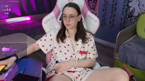 Alice online show from October 2025 03:12:02 AM