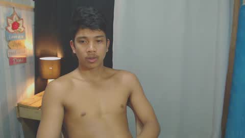 Snapshot of sweet_guyxx chatting on January 2025 08:06:01 AM sweet_guyxx online show from January 2025 08:06:01 AM