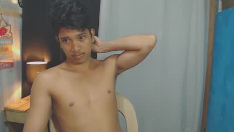 Snapshot of sweet_guyxx chatting on January 2025 03:23:01 PM sweet_guyxx online show from January 2025 03:23:01 PM