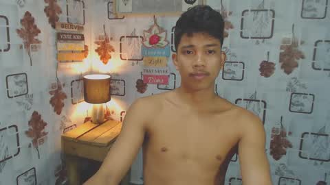 Snapshot of sweet_guyxx chatting on February 2025 07:37:02 PM sweet_guyxx online show from February 2025 07:37:02 PM