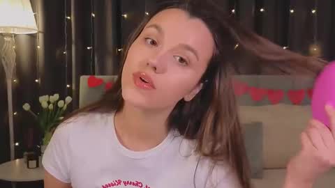 Snapshot of sweet_haeven chatting on February 2025 09:59:02 AM Im Mia.LOVELY PATTERNS 100 120 160 200 my toy buzzes from 2 tip online show from February 2025 09:59:02 AM