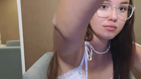 Snapshot of sweet_haeven chatting on October 2025 03:12:01 PM Im Mia.LOVELY PATTERNS 100 120 160 200 my toy buzzes from 2 tip online show from October 2025 03:12:01 PM