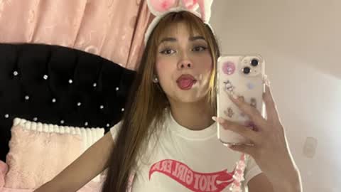 Snapshot of sweet_hannaah chatting on June 2026 02:33:01 AM Hannah online show from June 2026 02:33:01 AM