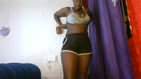 Snapshot of sweet_hennessey chatting on May 2026 09:08:01 PM sweet_hennessey online show from May 2026 09:08:01 PM