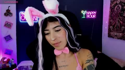 Snapshot of sweet_joint_girl chatting on April 2026 07:09:01 AM Dahnna online show from April 2026 07:09:01 AM