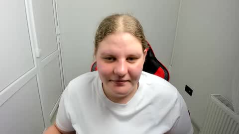 Snapshot of sweet_karla_la chatting on May 2026 10:24:02 AM Karla online show from May 2026 10:24:02 AM