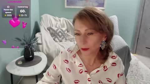 Snapshot of sweet_kitty5 chatting on September 2025 06:03:01 AM Helen online show from September 2025 06:03:01 AM