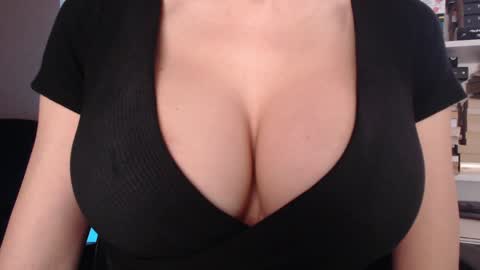 Jen online show from February 2026 07:20:01 AM