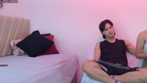 Mia online show from May 2026 12:00:01 PM