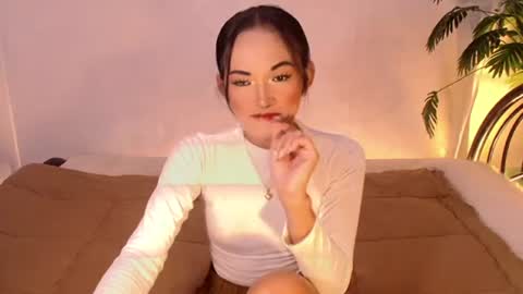Snapshot of sweet_marry143 chatting on June 2026 12:37:01 AM marry online show from June 2026 12:37:01 AM