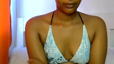 Snapshot of sweet_melod chatting on June 2026 06:09:01 AM Linda online show from June 2026 06:09:01 AM