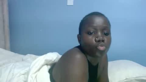 Snapshot of sweet_melodiyy chatting on November 2025 05:28:02 AM sweet_melodiyy online show from November 2025 05:28:02 AM