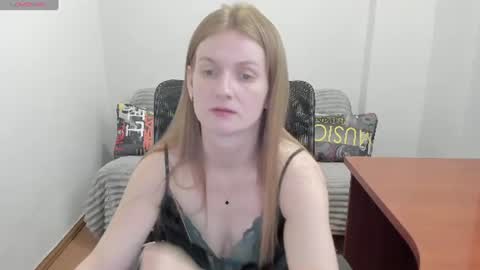Snapshot of sweet_melody_of_ur_heart chatting on June 2026 04:09:02 PM Mila online show from June 2026 04:09:02 PM