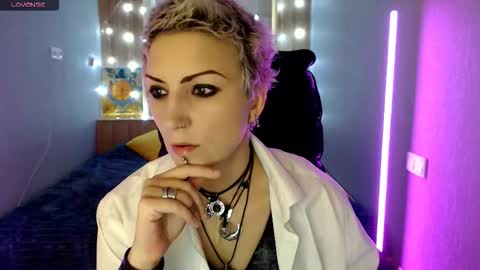 sweet_n_strong online show from November 2025 07:19:01 AM