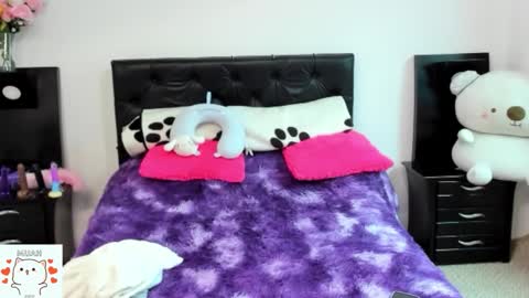 Nhaomy online show from October 2025 07:36:02 PM