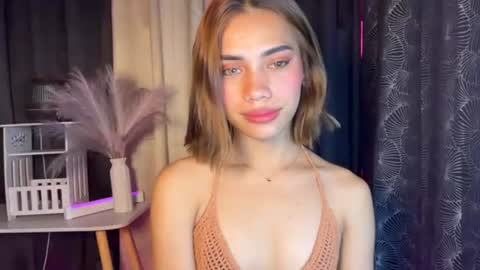 sweet_nikki03 online show from October 2025 05:23:02 PM