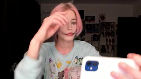 kira online show from October 2025 07:48:02 PM