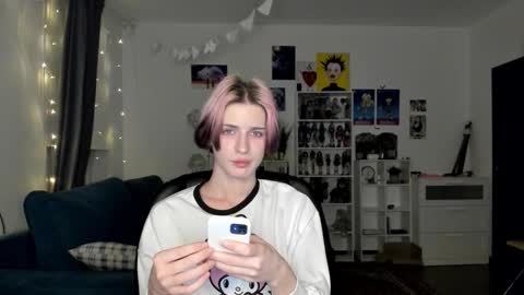 kira online show from February 2026 05:43:01 PM