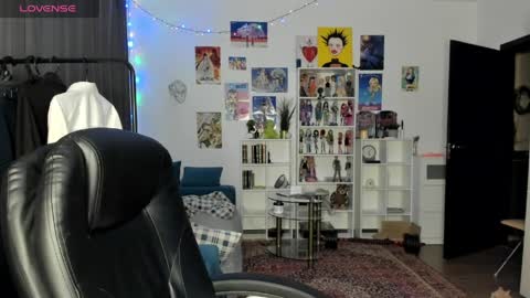 kira online show from April 2026 03:23:01 PM