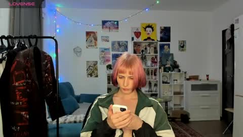 kira online show from April 2026 09:39:33 PM