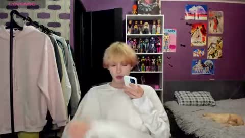 Snapshot of sweet_peach__ chatting on July 2026 07:43:01 PM kira online show from July 2026 07:43:01 PM