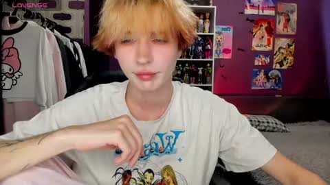 Snapshot of sweet_peach__ chatting on July 2026 05:50:02 PM kira online show from July 2026 05:50:02 PM