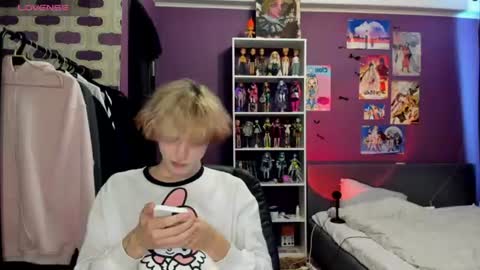 Snapshot of sweet_peach__ chatting on July 2026 12:08:02 PM kira online show from July 2026 12:08:02 PM