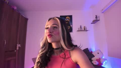 Snapshot of sweet_penny_ chatting on September 2025 11:41:02 PM Penny online show from September 2025 11:41:02 PM