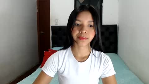 Snapshot of sweet_petite15 chatting on July 2026 12:22:01 PM petite sweet online show from July 2026 12:22:01 PM