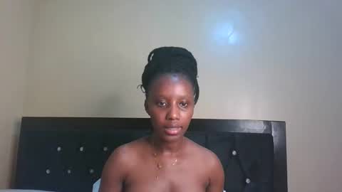 sweet_qio online show from October 2025 07:31:02 PM