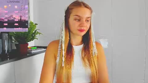 Snapshot of sweet_sabriina chatting on July 2026 06:32:01 PM Sabina online show from July 2026 06:32:01 PM