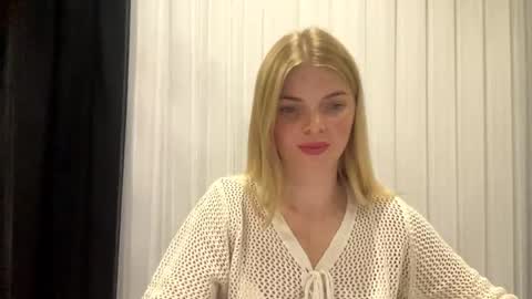 Mira online show from September 2025 08:34:01 PM